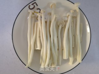 一个人的精致简餐：鲜菇豆腐蒸肉的做法步骤：2