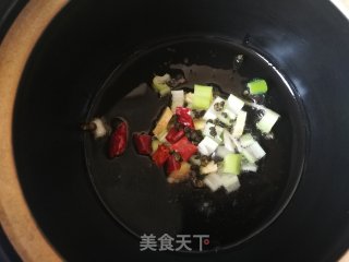 虫草花平菇烩酥肉的做法步骤：2