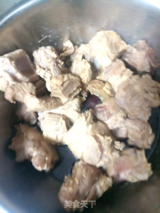 糖醋排骨的做法步骤：1