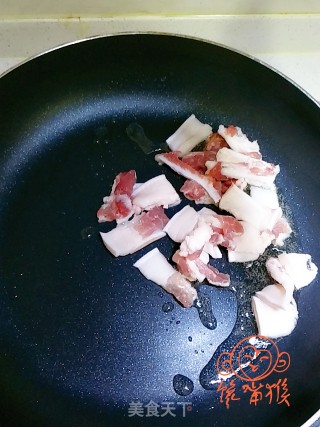 白菜丝辣炒血豆腐的做法步骤：3