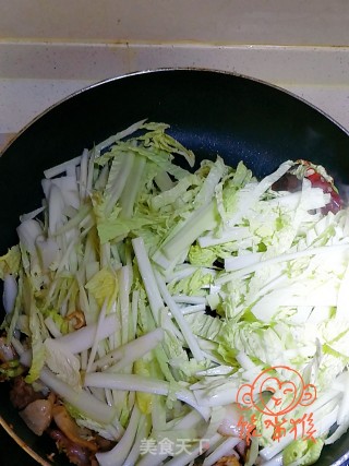 白菜丝辣炒血豆腐的做法步骤：5