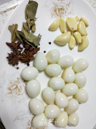 红烧肉配鹌鹑蛋的做法步骤：4