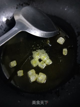 红烧肉配鹌鹑蛋的做法步骤：5
