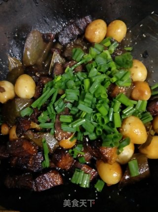 红烧肉配鹌鹑蛋的做法步骤：9