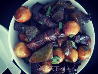 红烧肉配鹌鹑蛋的做法步骤：10