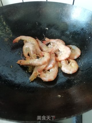 茄汁鲜虾锅的做法步骤：1