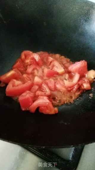 茄汁鲜虾锅的做法步骤：2