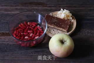 苹果糖水的做法步骤：1