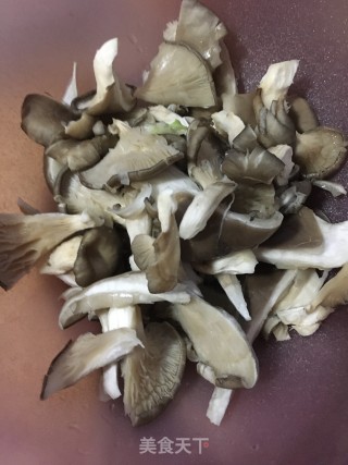 蘑菇炖乌鸡的做法步骤：7