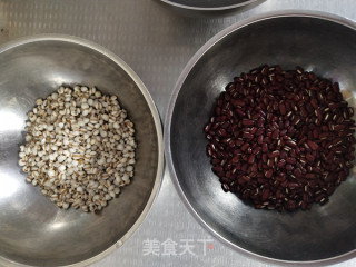 赤小豆薏米饼的做法步骤：1
