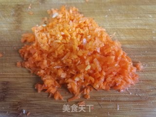 巴沙鱼胡萝卜鸡蛋饼的做法步骤：4