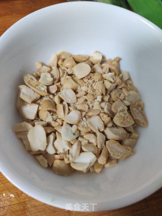 油泼面的做法步骤：3