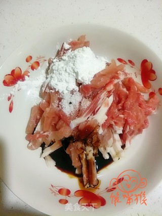 京酱肉丝的做法步骤：2