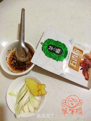 罐头带鱼的做法步骤：1