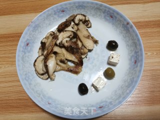 黄油煎松茸的做法步骤：5