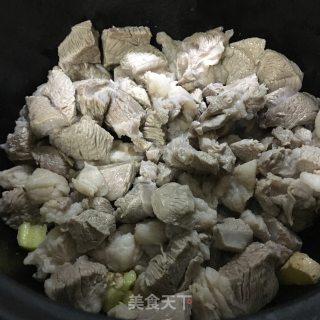 胡萝卜炖羊肉的做法步骤：3