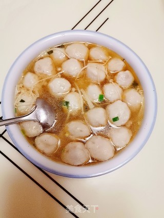 金针菇鱼丸汤的做法步骤：4
