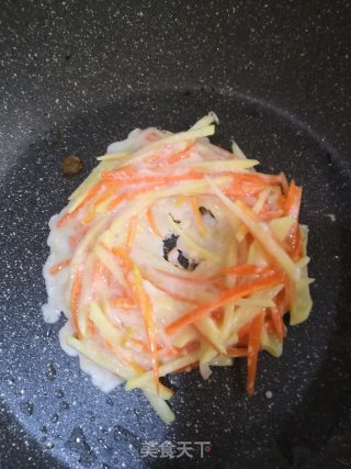 土豆胡萝卜鸡蛋饼的做法步骤：6