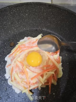 土豆胡萝卜鸡蛋饼的做法步骤：7