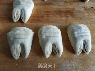 猪蹄椒盐花卷的做法步骤：17