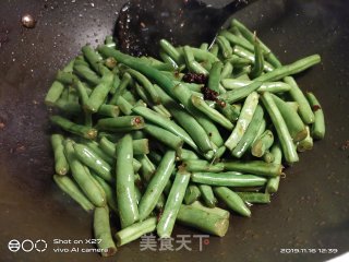 瘦肉炒四季豆的做法步骤：5