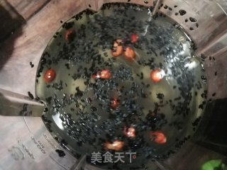 山药花生黑芝麻米浆的做法步骤：6