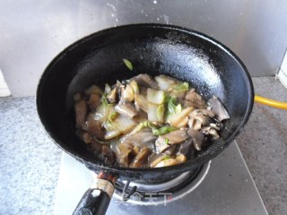 平菇炒白菜的做法步骤：11