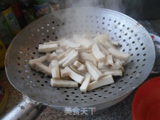 胡椒酱炒杏鲍菇的做法步骤：4