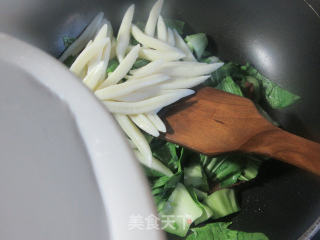鸭血青菜煮面鱼的做法步骤：3