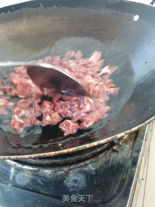 辣椒炒牛肉的做法步骤：2