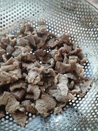 辣椒炒牛肉的做法步骤：4