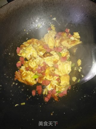火腿肠蛋炒饭的做法步骤：5