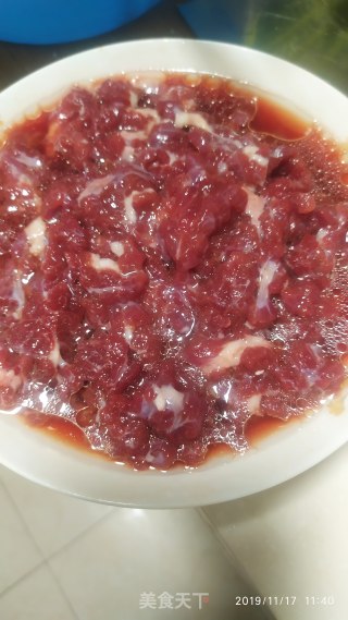 不辣的牛肉面条的做法步骤：2