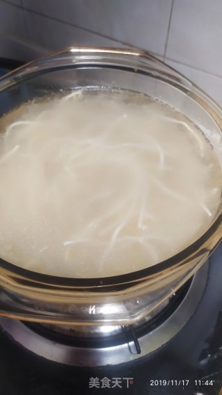 不辣的牛肉面条的做法步骤：3