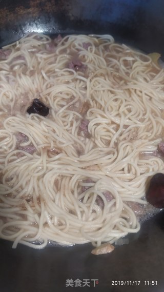 不辣的牛肉面条的做法步骤：8