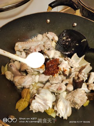 酸辣鸭肉的做法步骤：7