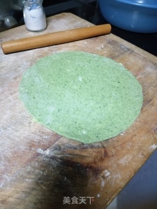 “家常饼”菠菜葱油饼的做法步骤：4