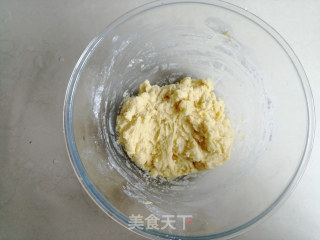 土豆鸡蛋饼的做法步骤：3