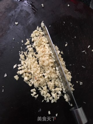 金银蒜蒸金针菇的做法步骤：1