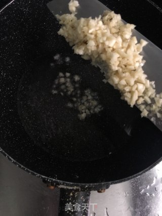 金银蒜蒸金针菇的做法步骤：2