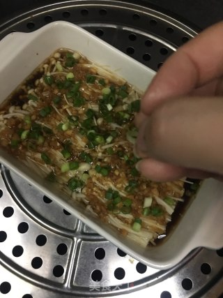 金银蒜蒸金针菇的做法步骤：10