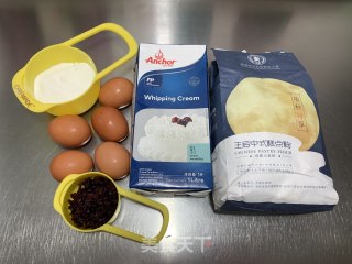蔓越莓淡奶油戚风蛋糕的做法步骤：1