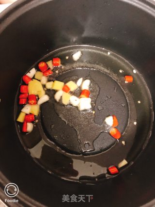 芹菜木耳肉丝的做法步骤：2