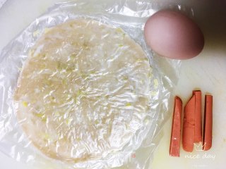 鸡蛋灌饼（简易版）的做法步骤：1