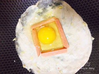 鸡蛋灌饼（简易版）的做法步骤：3