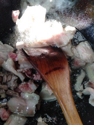 农家小炒肉的做法步骤：1