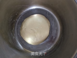 香甜餐包（手揉版柔软又拉丝）的做法步骤：2