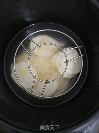 花式精致简餐：板栗鸡蛋饼+小米山药粥的做法步骤：2