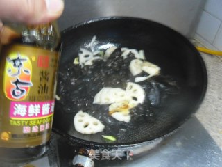 莲藕炒木耳的做法步骤：6