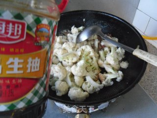 火腿烧菜花的做法步骤：7